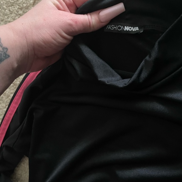 Fashion Nova Athletic Workout Matching Two 2 Piece Set Shorts And Long Sleeve - Picture 3 of 3